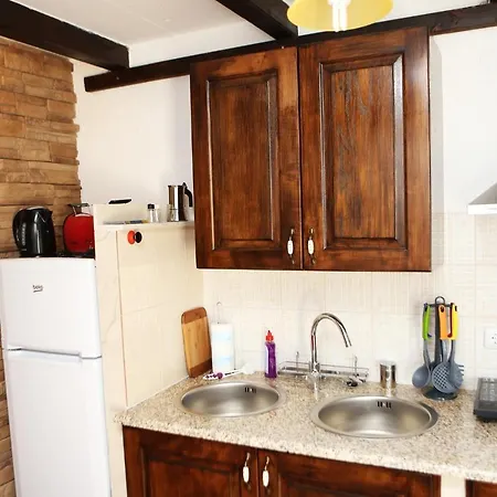 Apartment In 7027