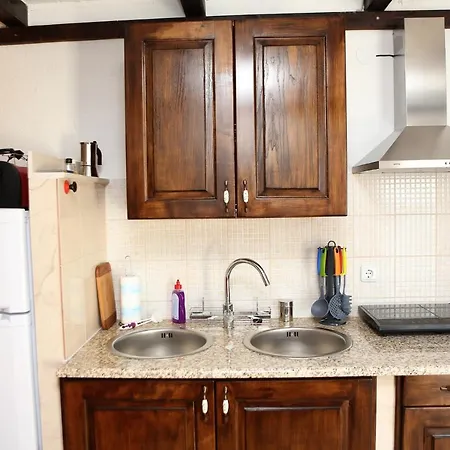 Apartment In 7027
