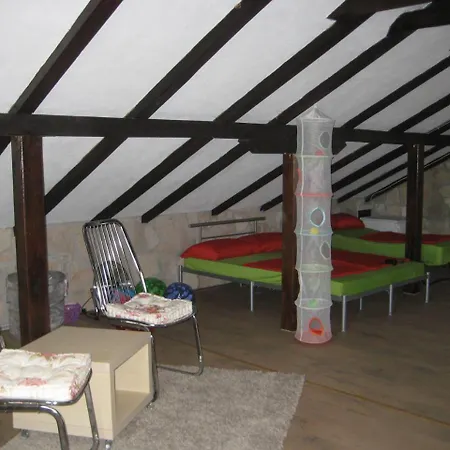 In 7027 Apartman Orebic